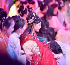 南通汉服模特兼职(想做汉服模特去哪里找)