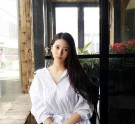 南通女友兼职模特的小说(女友兼职模特的小说保举)