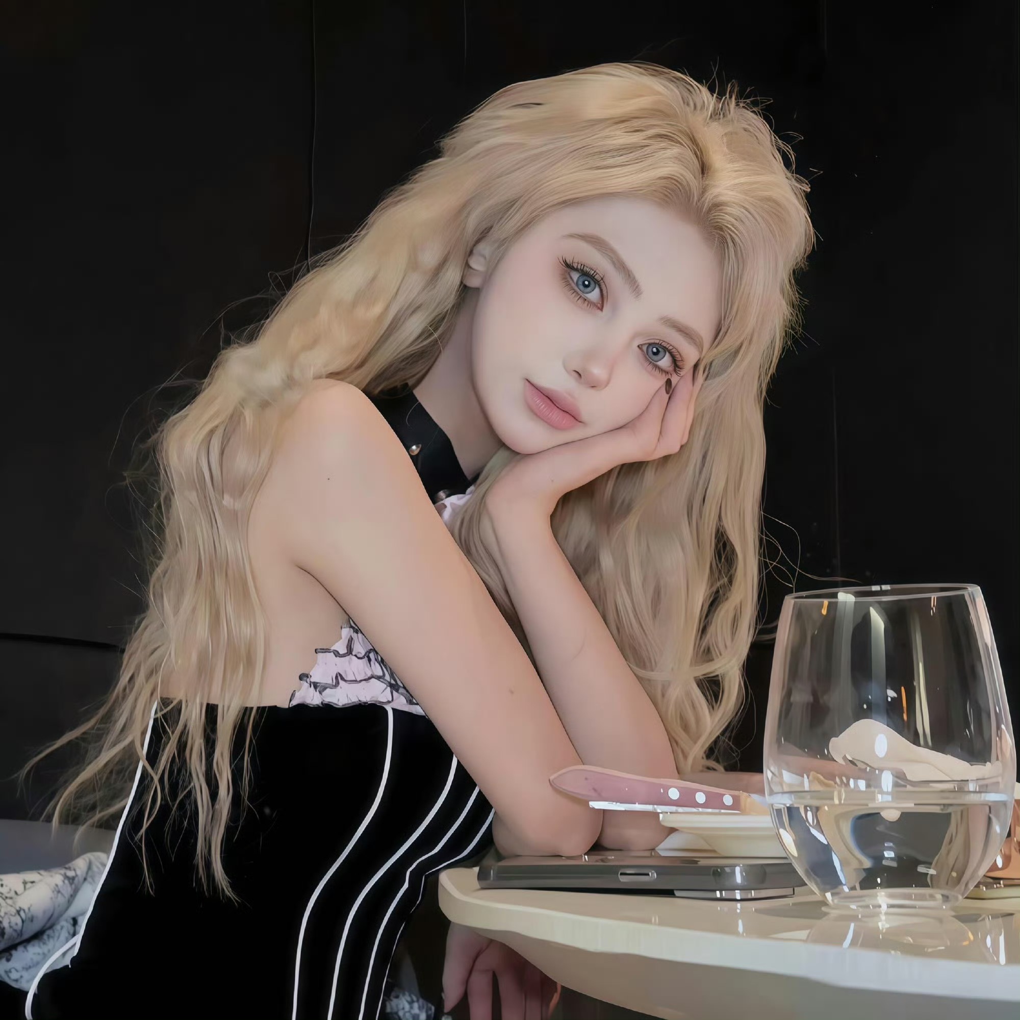 南通伴游女生晨露的资料