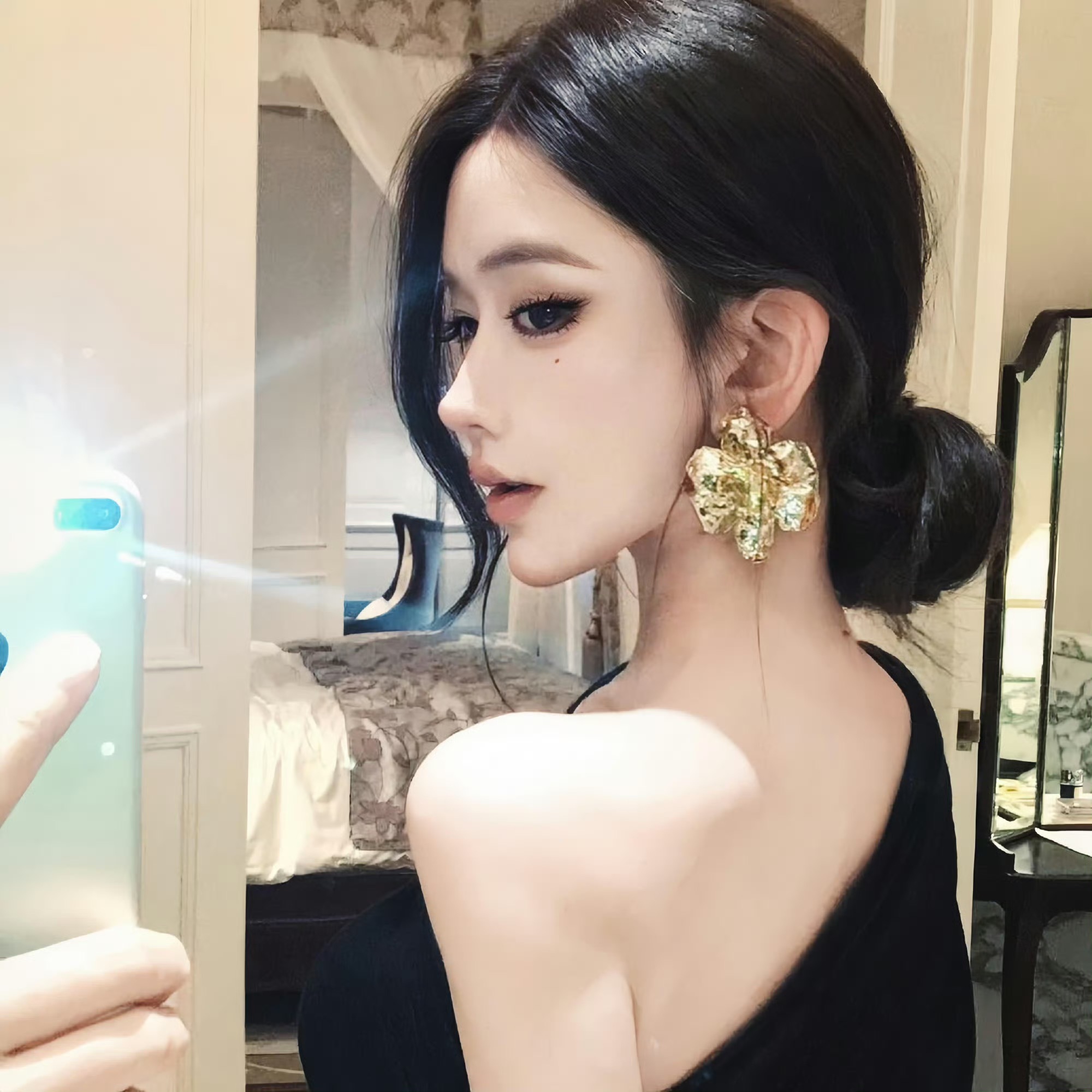 南通伴游女生靖骊萍的资料